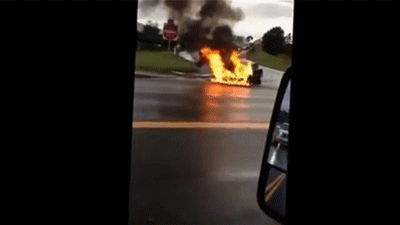 TESLA MODEL S Goes Up In Flames!.mp4_20150919_151517.696_副本