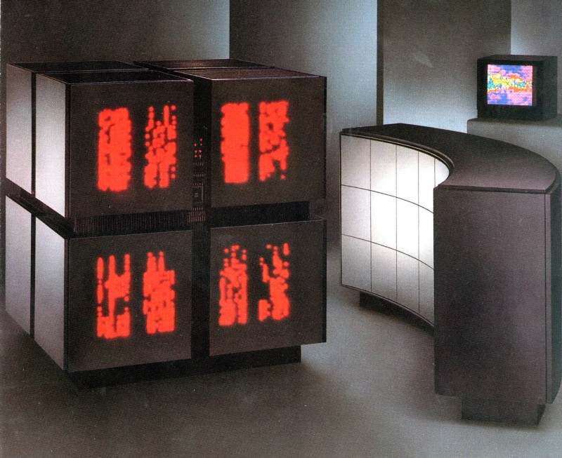CM2型计算机（来自Corestore collection），由Thinking Machines公司制作的超并行电脑，在1994年的AI寒冬破产。