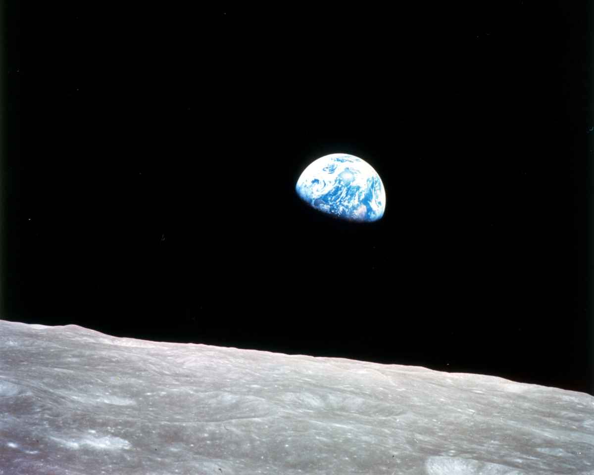 阿波罗8号著名的地出