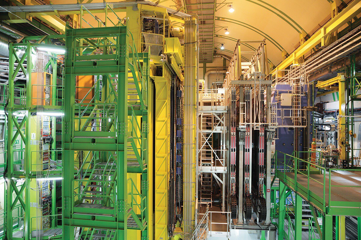 LHCb的大型探测器正在窥伺微小的粒子不平衡。(Image: David Stock)