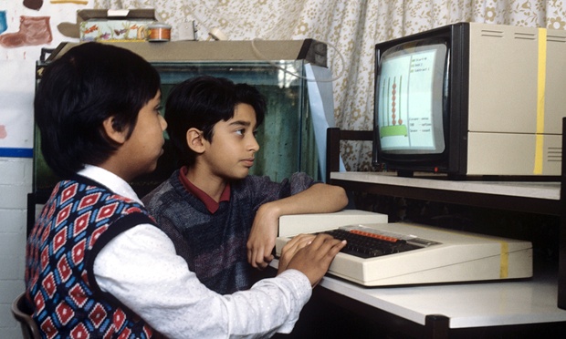截至1984年，在政府补贴一半费用的情况下，约80％的英国学校都有一台这个电脑。