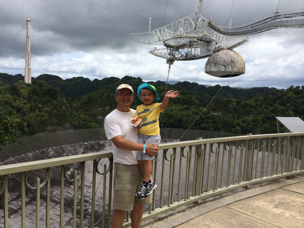 和我的儿子一起参观阿雷西沃天文台