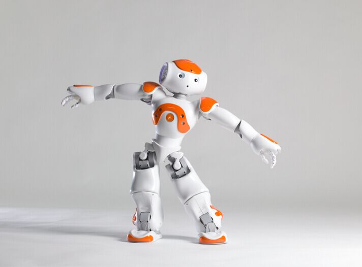 Aldebaran的NAO互动机器人外形招人喜欢，可以进行个性化设置，并用于执行各种不同的任务。这款定制机器人备受市场青睐，目前销量已经超过7000。